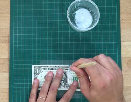 再用色筆塗抹