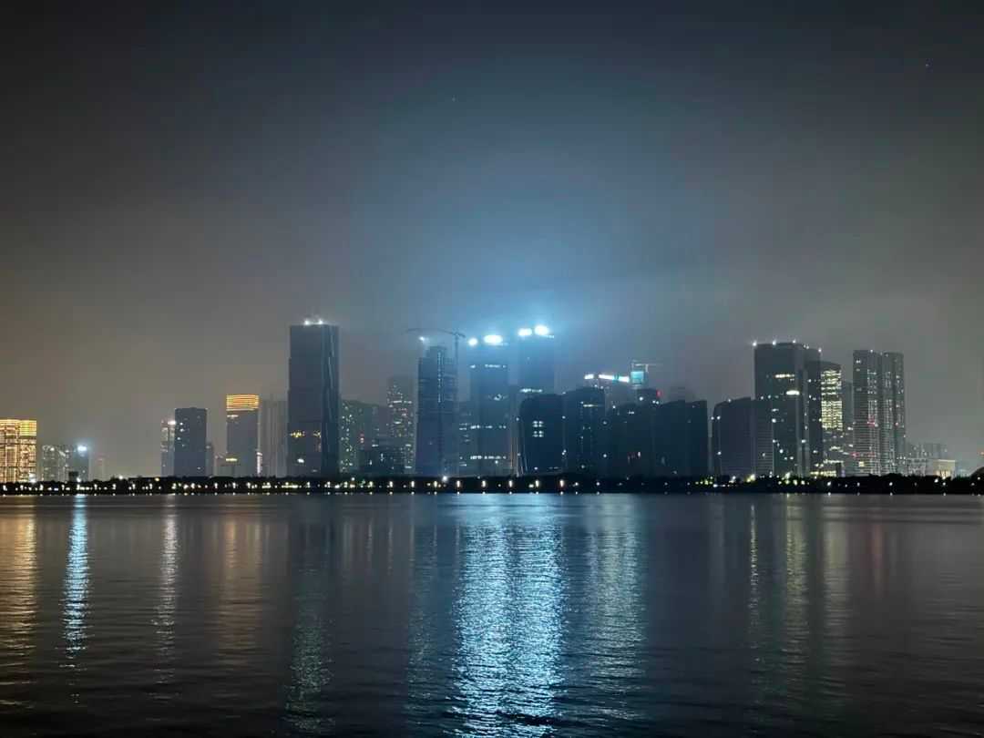 1e27e72e6469b59ec6a375b83898b78a5cfa9893 足夠清晰,但也沒什麼特色,非常穩