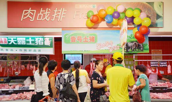 216fdbddc63922bd8ed0464d5ee94bf8064b9df9 他是如何幹過市場內千千萬精明的小商販的?