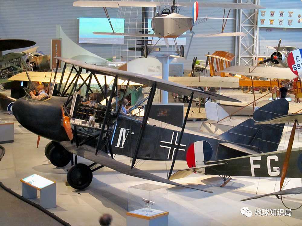 3687ffc92c49cbaad071f674fb34a406a85be0aa (AEG G.IV轟炸機 圖:wiki)