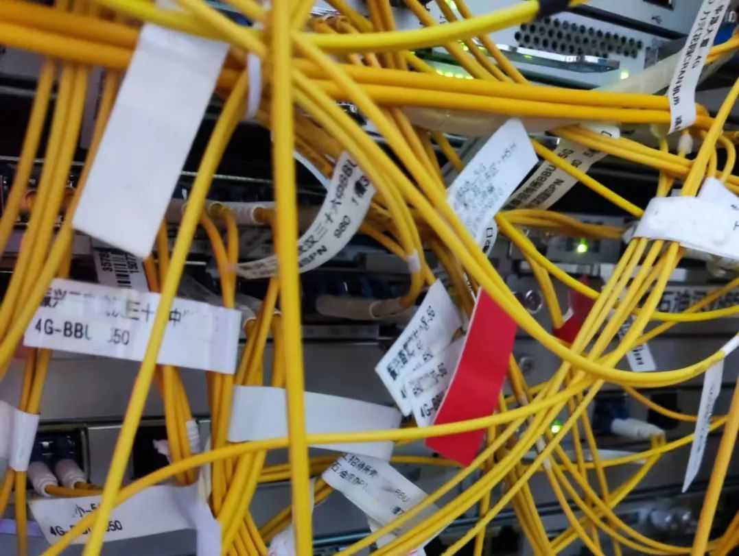 其實通訊行業對標籤使用早有明確的規範