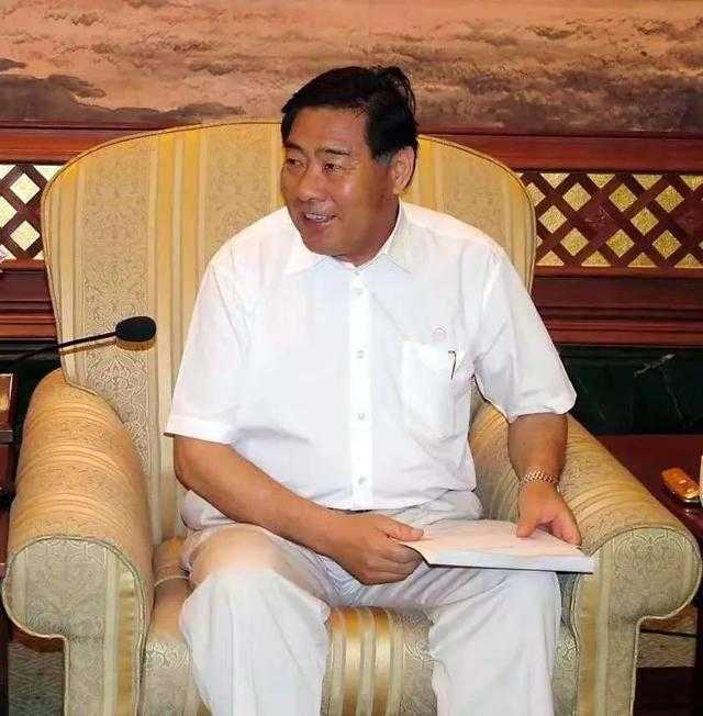 一是原材料要看別人臉色