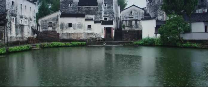 暈染出一幅水墨民俗畫