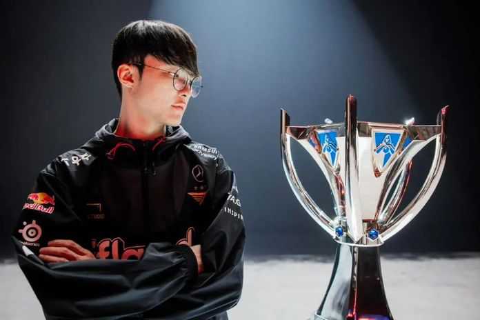 Faker的第四個冠軍獎盃🏆