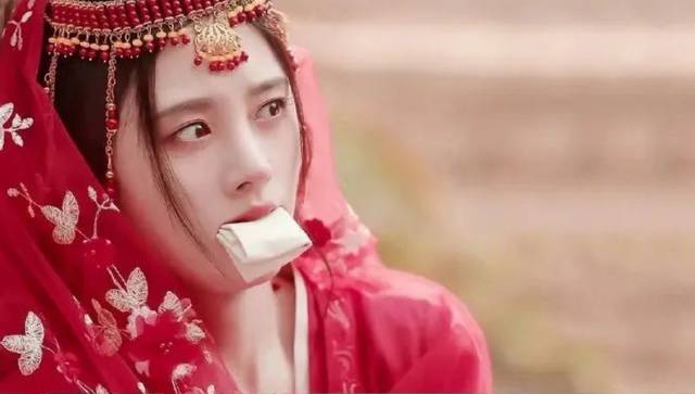8354ba02577edaf3833d2098cc0ef8a9e0af3d89 要麼是迎合網紅臉,死了都要美