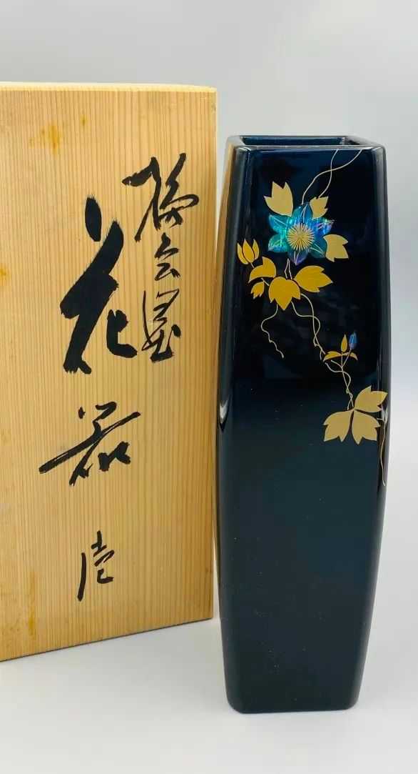 842fdd59b19877b00fdd3706952efde586ec83b7 圖左:輪島塗 菓子器 昭和晚期