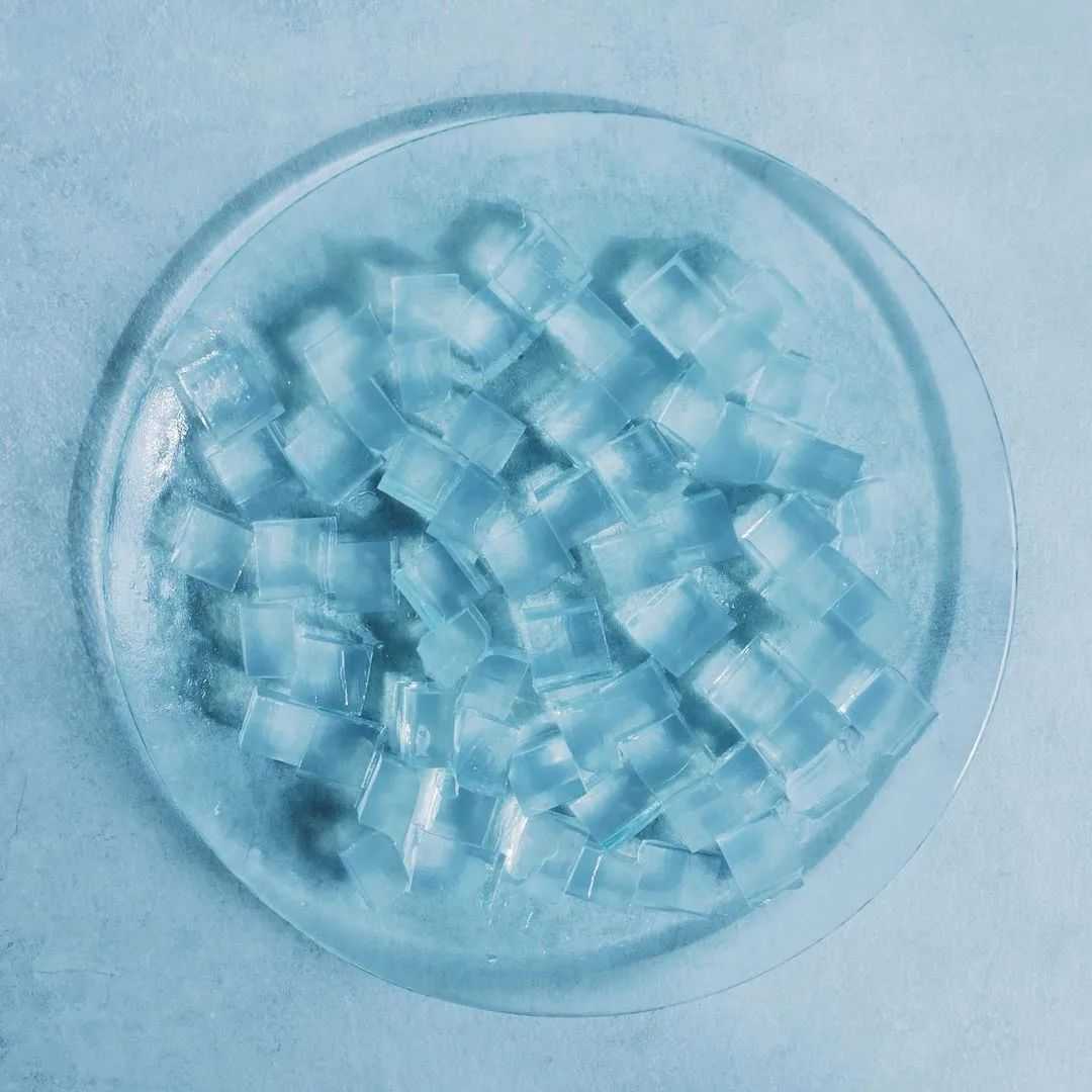 8b694898024375ca002470c7c0814980fe467569 即使只是簡單的將透明果凍切成塊狀