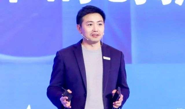 嚼著玻璃，凝視深淵
