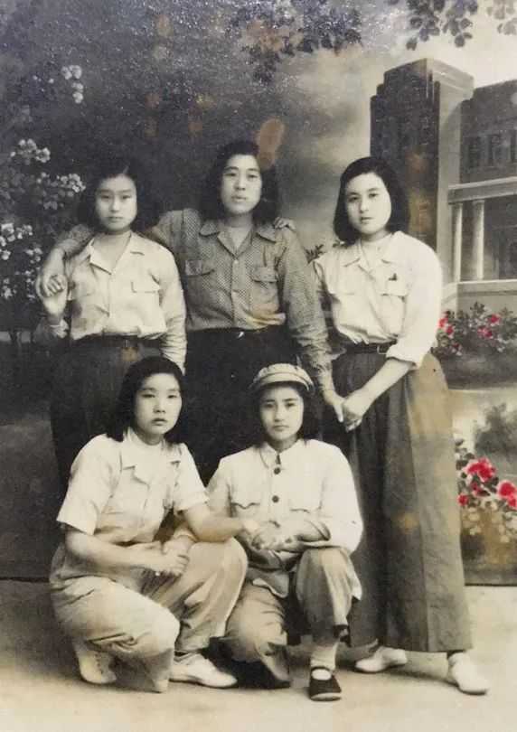 年輕女性的穿搭