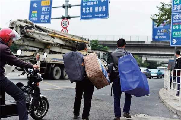 b0c51a6a1ca10fc0fd706b63ad3e8050e8823005 打工雖然苦,但生活終歸便利