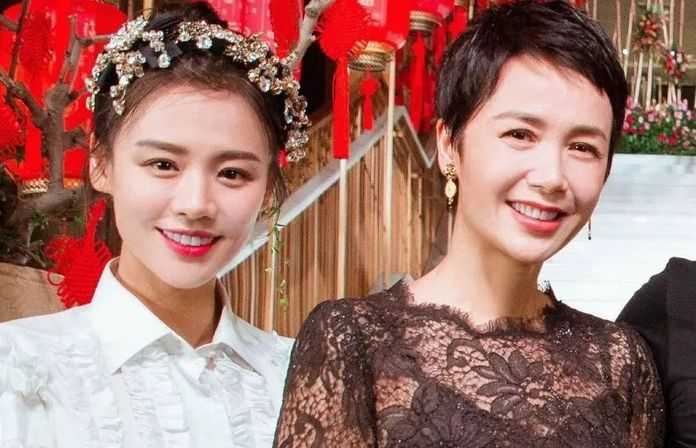 從蚌埠走出的演員蔣雯麗（右）、馬思純