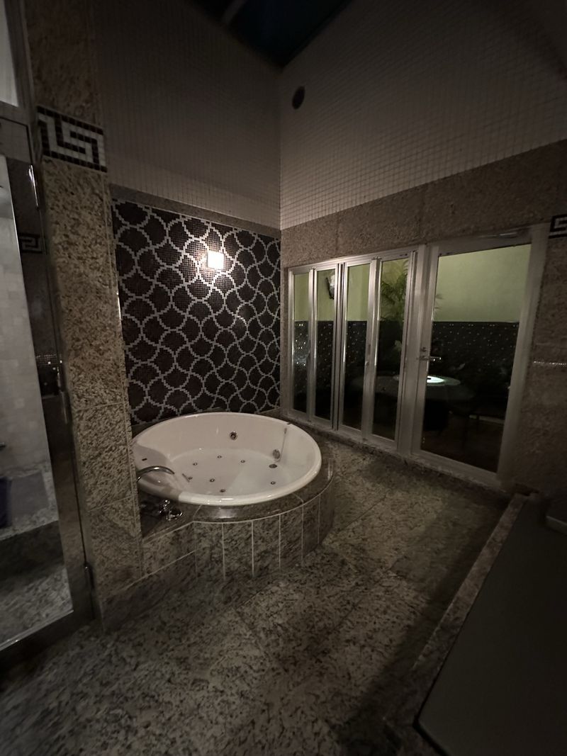 c_1692869651_82372