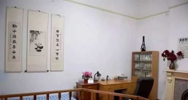 cbd3f96bc6f6663c40d961e9b2c119e760f40586 | 冰心在煙臺時的書房場景再現