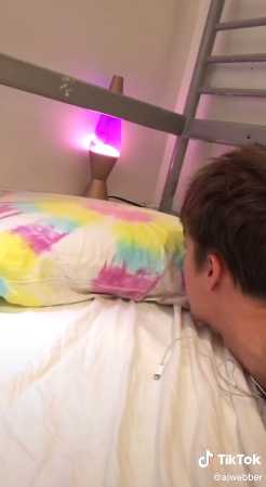 cd074a108bdc293348d46c1c65b93ceb554ddde7 然後在鏡頭的背後,就是