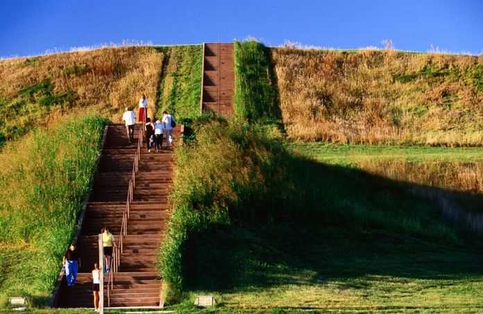 卡霍基亞土墩國家歷史遺址