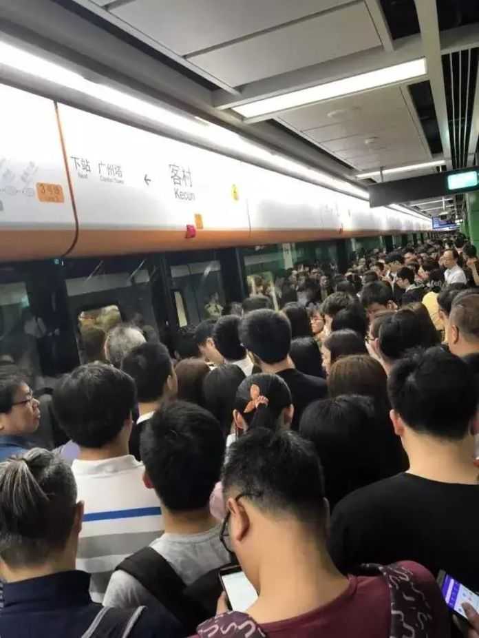 旅遊景點更多人