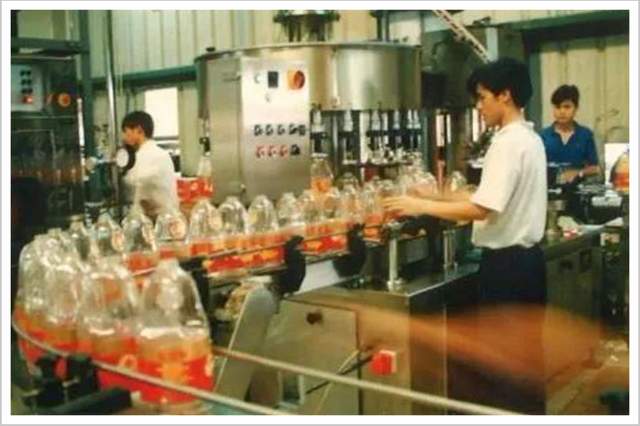 1991年，第一批金龍魚食用油正式生產上線