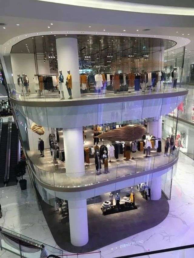 UR曼谷旗艦店 UR曼谷旗艦店
