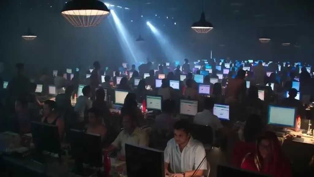 f677d3c437e65fcc5ec10fb2f1e532245829a8cb ,並在週末出現酷刑一般的幻覺