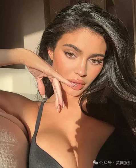 她想要給女兒做出好榜樣——本來就很美