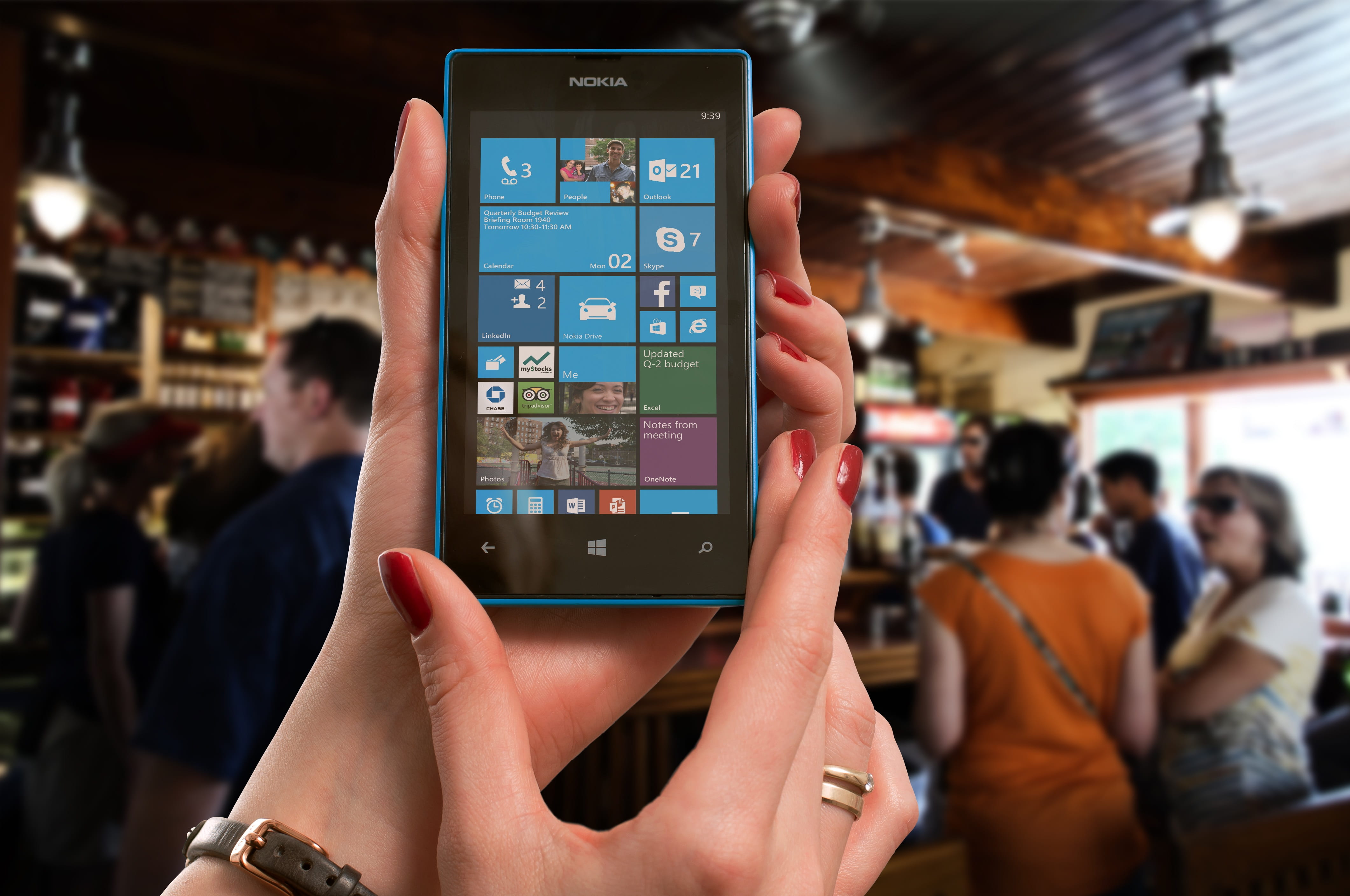 67b924a3b79c43c3a4f01d288ff94a14 nokia-lumia-microsoft-woman-b4c52fdcc7e579e4a54868a9813813aa.jpg
