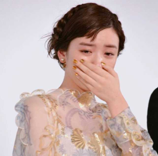 055f143a74937b73b30b1eb804850a66d2d18947 她也在多部作品裡,展現了仙女淚
