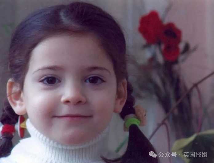 3cd54f6f652e5b4af7aadf54cee7f499190819ea (4歲時的Amy)