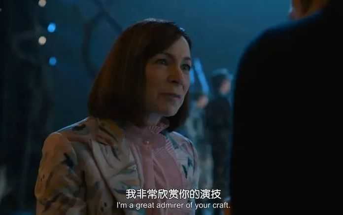 只有Elsbeth緊抓著他不放