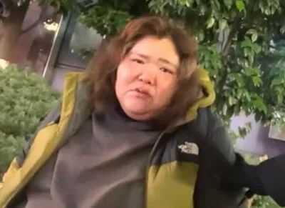 甚至是更加的不修邊幅