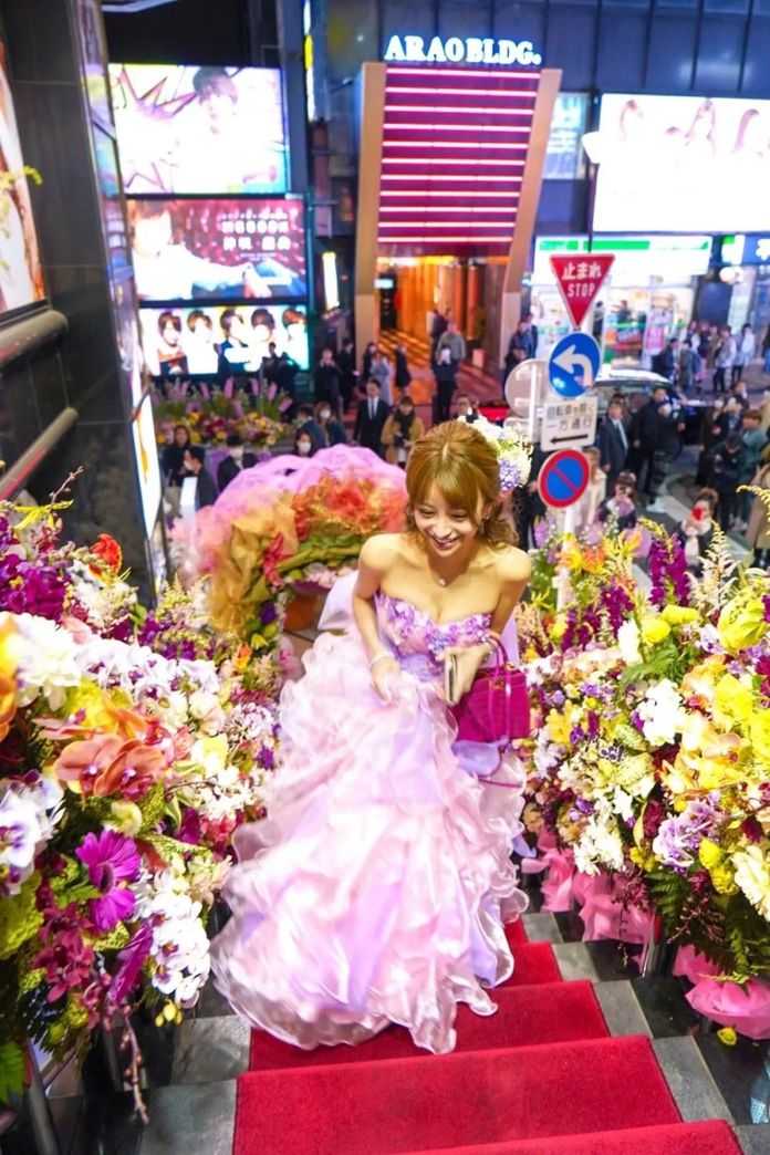 b60ff631427cb9a4b67891c56491186397092870 日本傳奇夜之女王愛沢えみり隱退6年