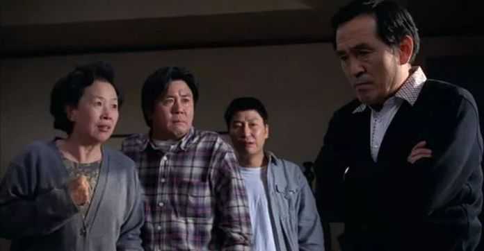 一不做二不休，在姜爸爸的指揮下，四個人