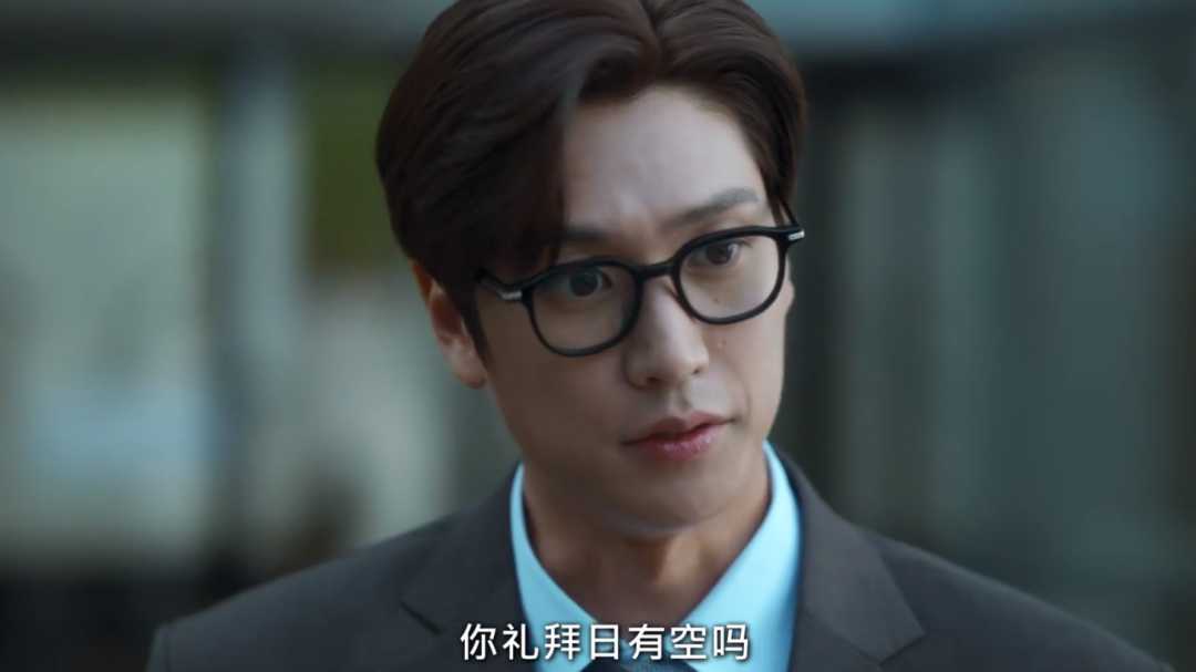 95c6be4ae5de7818f3528cf7458fff5ed4536ad8 除此之外,很多情節也過於瑪麗蘇
