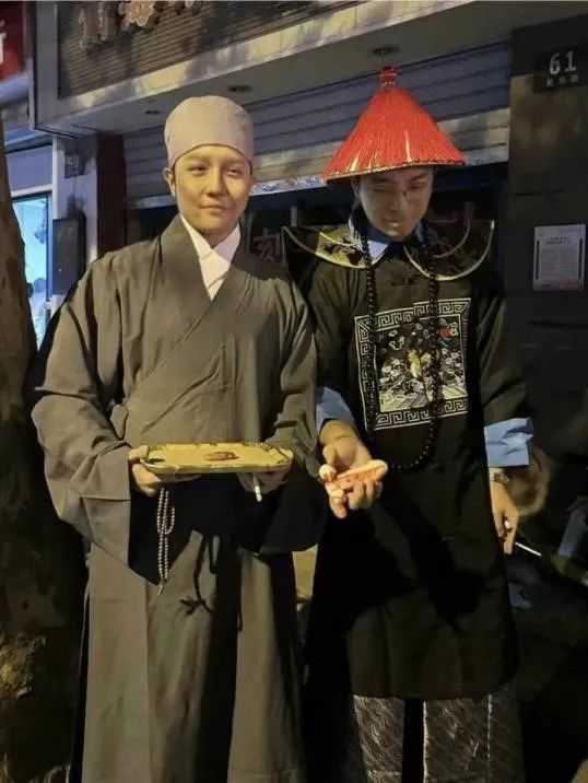 有人cos吳京