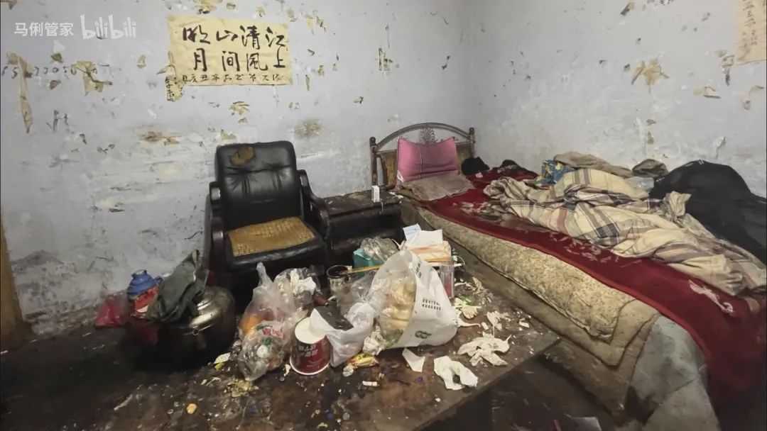 畢竟，馬桶已經是這個家，最乾淨的地方