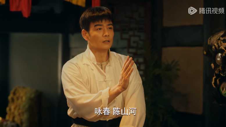 而藥鋪老大也是習武之人，用的洪拳