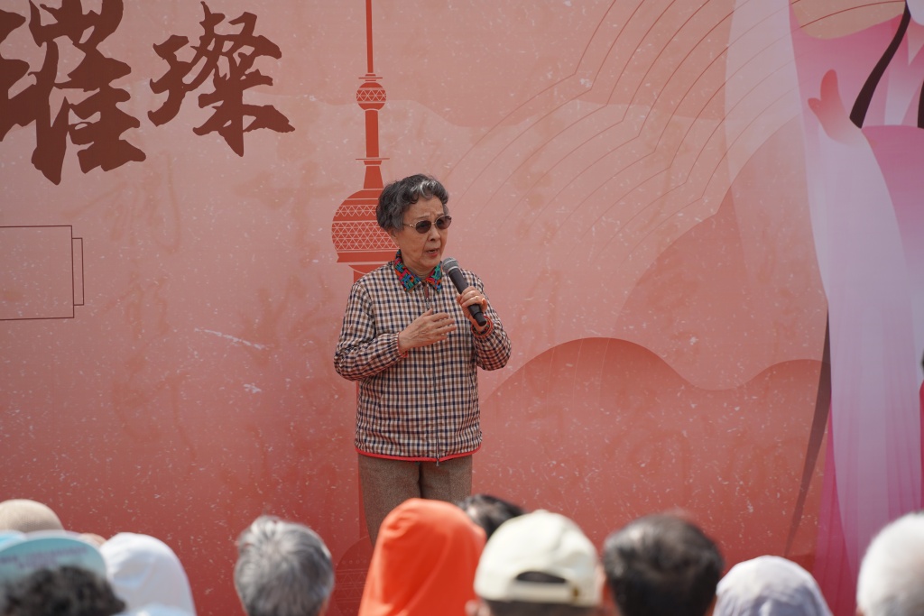 居委业委居民群策群力,9位一级演员来到上海一小区唱戏 居委业委居民群策群力,9位一级演员来到上海一小区唱戏