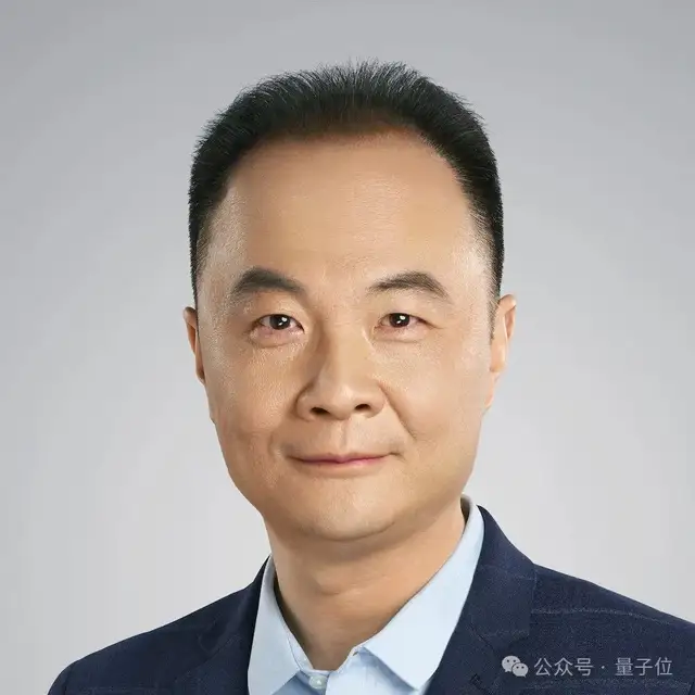 efdd0f9b666599e8872f9b66be7a9c35 字节发了个机器人全能大模型,带队人李航