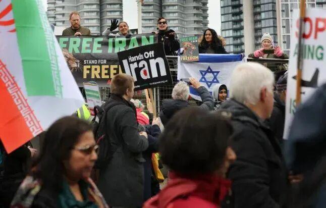 伦敦数千人怒吼反战：中东战火烧到家门口，英国人钱包扛不住了